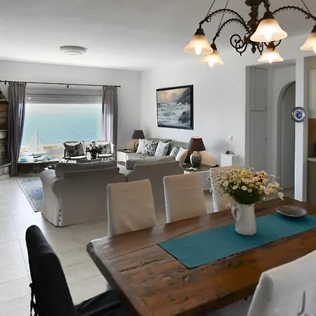 Willa Dreamscape Kea Melissaki